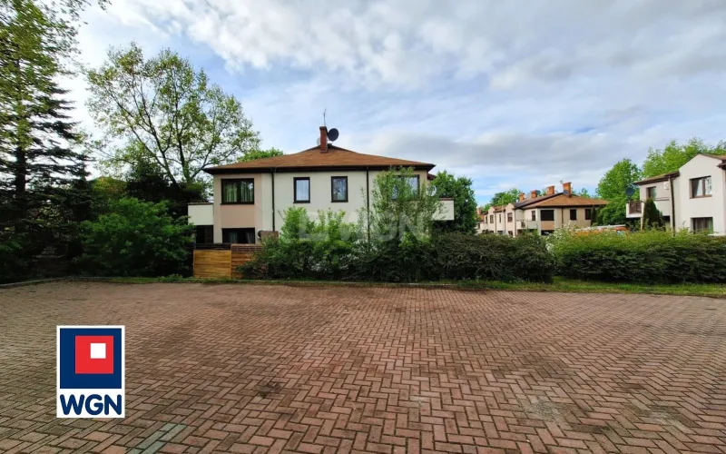 Dom na  sprzedaż Częstochowa - Apartamentowiec (8 mieszkań) w super lokalizacji